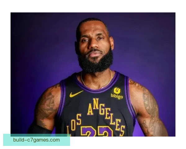 湖人队正式宣布詹姆斯受伤缺席一周 快船新援表现令人期待