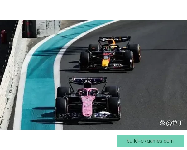 F1赛季激烈角逐 各车队战略调整引发关注 车手表现成焦点